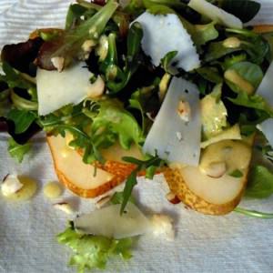 Pears and gruyere salad