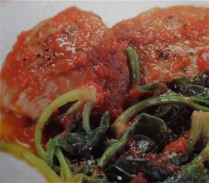 Simple and healthy tomato beef stew with spinach